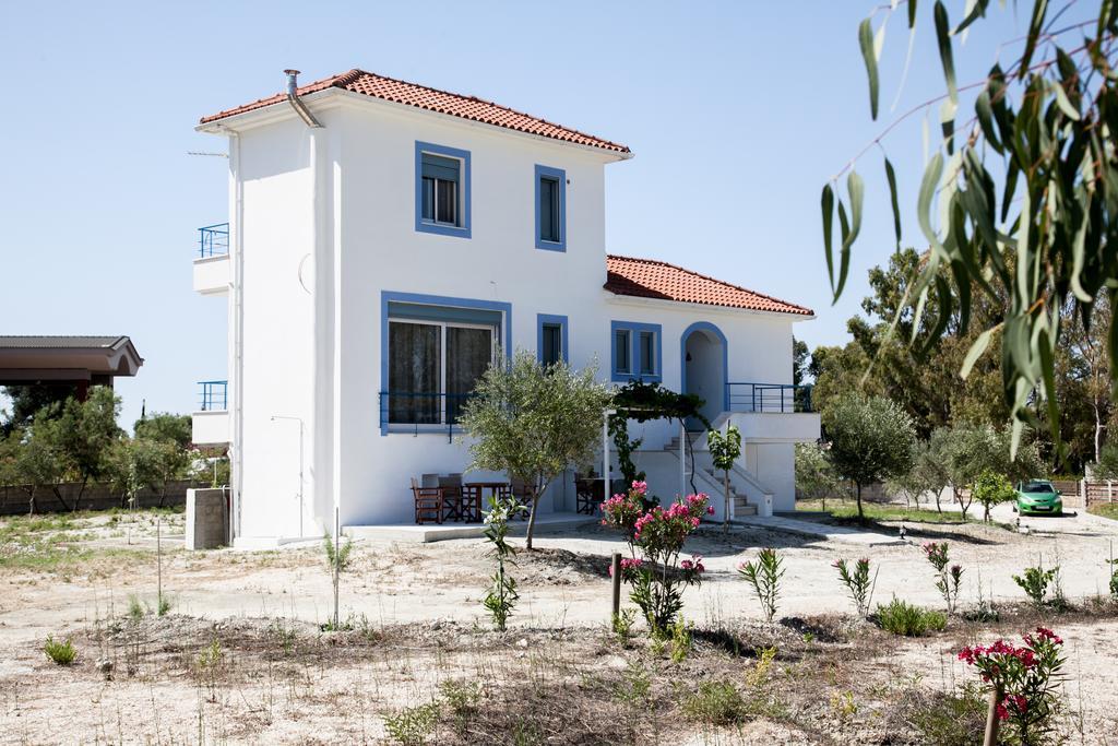 Romanos XI Xi Beach Exterior foto