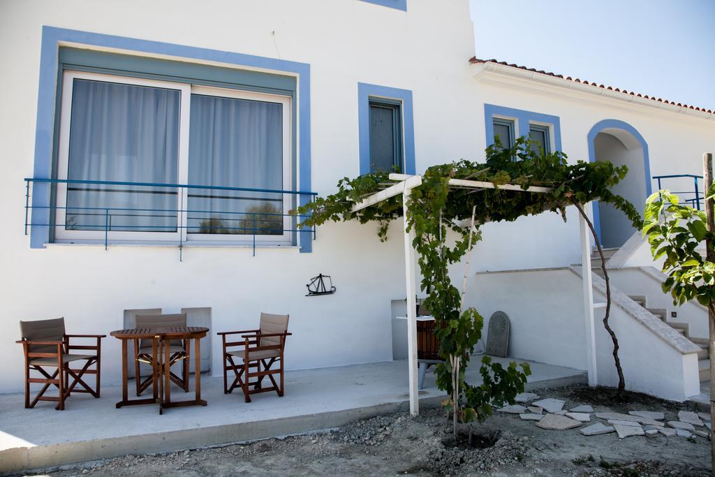 Romanos XI Xi Beach Exterior foto